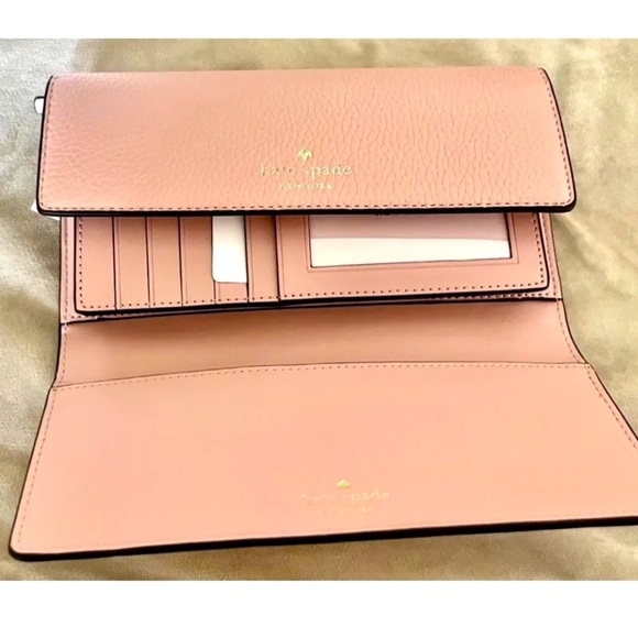 Kate Spade New York Southport ave Sandra leather wallet NWT with free chain 🌟⚜️ - Picture 2 of 2
